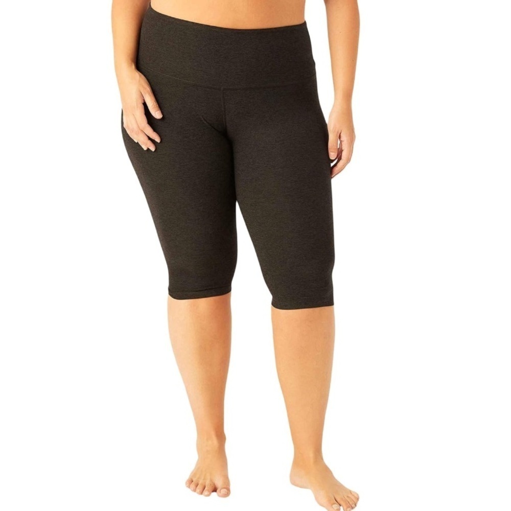 NWT Beyond Yoga Pedal Pusher High Waisted Leggings Dark Grey